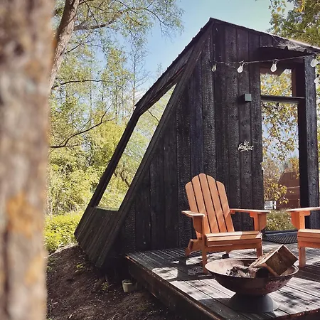 Les Frenelles, A L'oree De La Foret